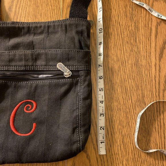 Thirty One 31 Crossbody Organizer Bag Black Textured Stripes Red “C” - Picture 9 of 10